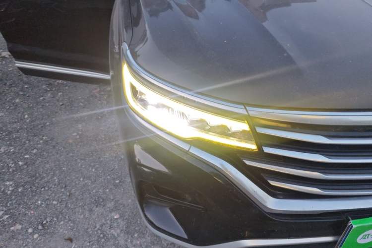 Used Roewe RX5 MAX 2019 300TGI Automatic Smart Cabin Luxury Edition Right Front Headlight