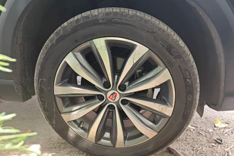 Used Roewe RX5 MAX 2019 400TGI Automatic 4G Connect Luxury Edition Right Front Wheel Hub