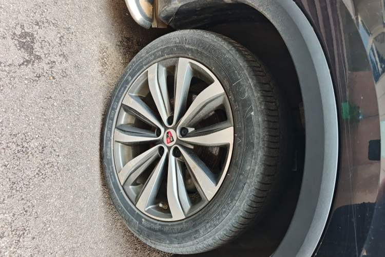 Used Roewe RX5 MAX 2019 400TGI Automatic Smart Cabin Flagship Edition Right Front Wheel Hub