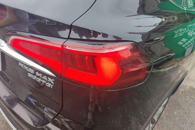 Used Roewe RX5 MAX 2019 300TGI Automatic 4G Connect Luxury Edition Right Rear Taillight