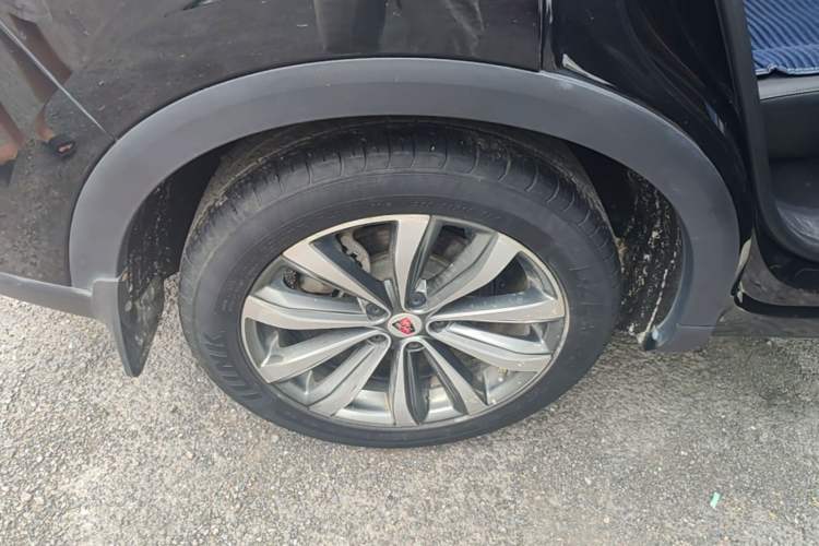 Used Roewe RX5 MAX 2019 300TGI Automatic 4G Connect Luxury Edition Right Rear Wheel Hub