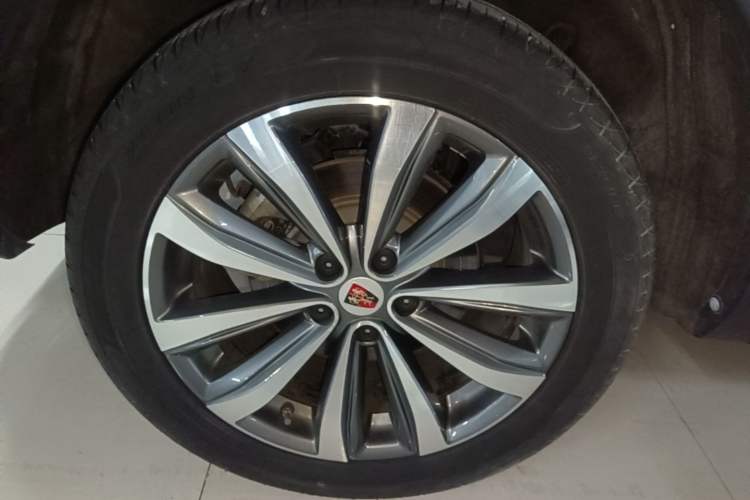 Used Roewe RX5 MAX 2019 300TGI Automatic 4G Connect Luxury Edition Right Rear Wheel Hub