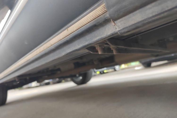 Used Roewe RX5 MAX 2019 400TGI Automatic 4G Connect Luxury Edition Right Side Sill