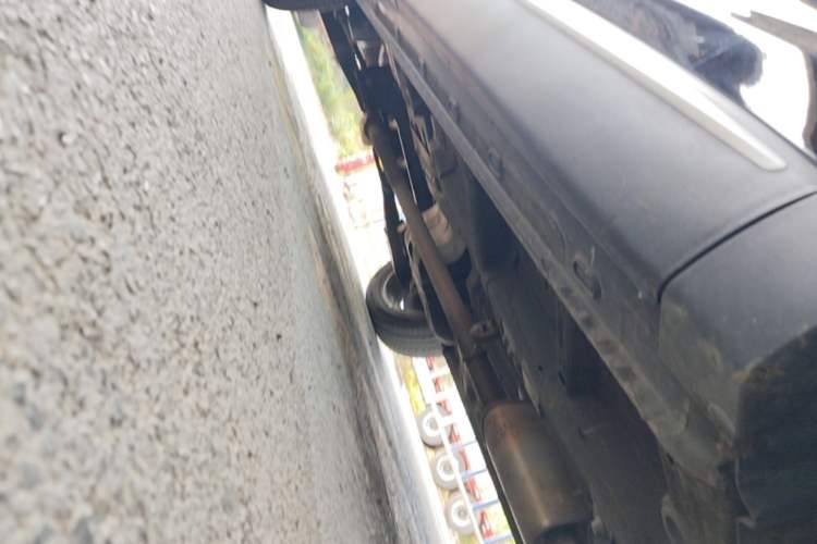 Used Roewe RX5 MAX 2019 300TGI Automatic 4G Connect Luxury Edition Right Side Sill