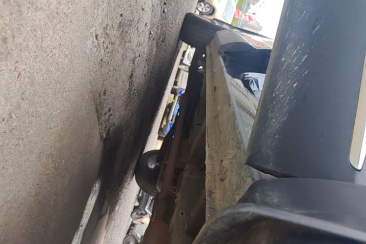 Used Roewe RX5 MAX 2019 300TGI Automatic 4G Connect Luxury Edition Right Side Sill