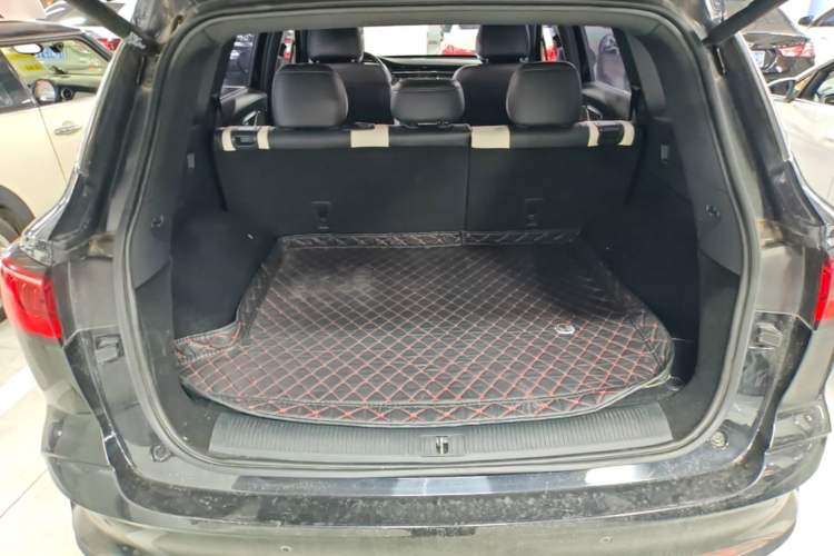 Used Roewe RX5 MAX 2019 400TGI Automatic All-Wheel Drive Smart Cabin Supreme Edition Trunk