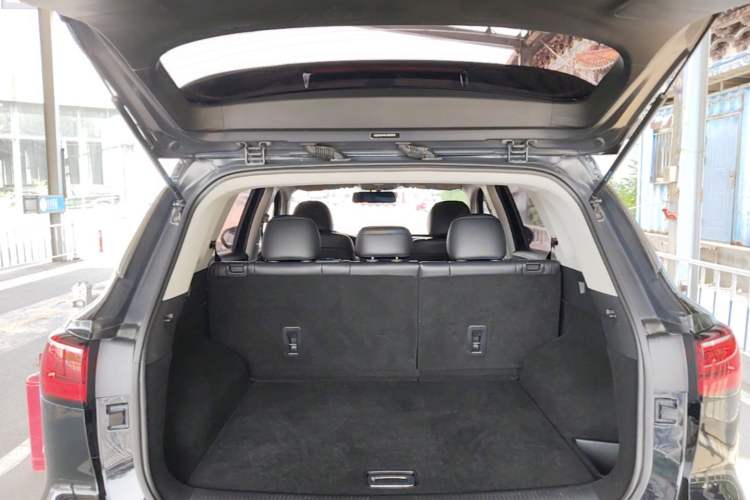 Used Roewe RX5 MAX 2019 300TGI Automatic 4G Connect Luxury Edition Trunk