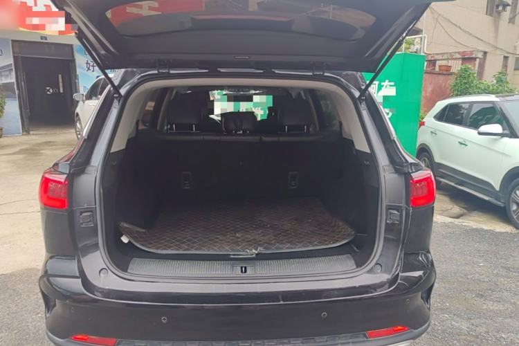 Used Roewe RX5 MAX 2019 300TGI Automatic 4G Connect Luxury Edition Trunk