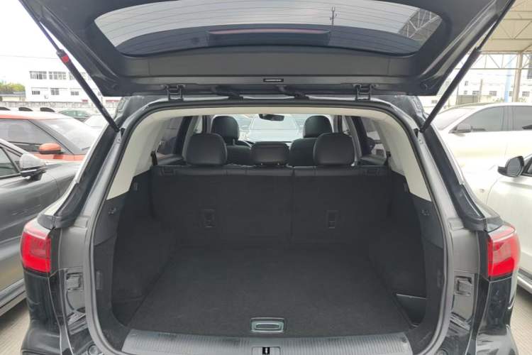 Used Roewe RX5 MAX 2019 300TGI Automatic 4G Connect Luxury Edition Trunk