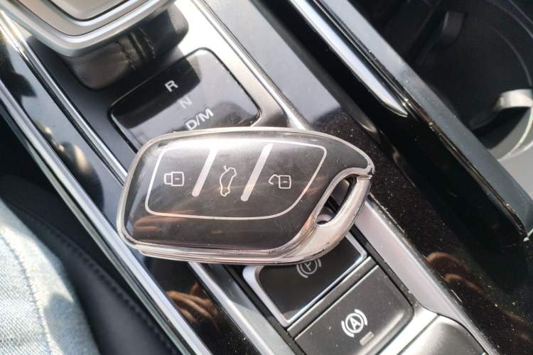 Used Roewe RX5 MAX 2019 300TGI Automatic 4G Connect Luxury Edition Vehicle Key
