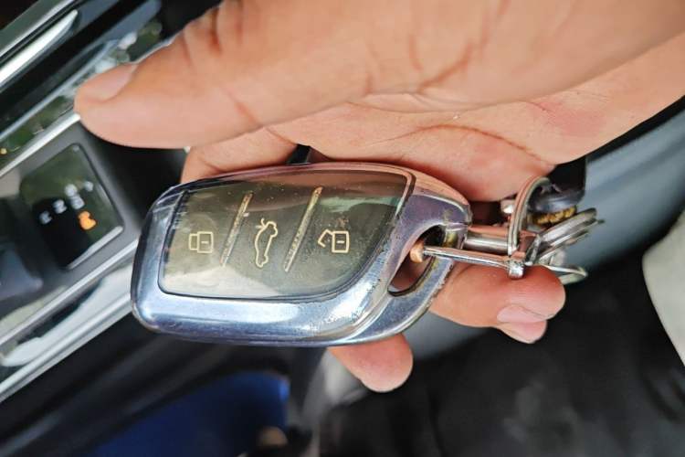Used Roewe RX5 MAX 2019 400TGI Automatic 4G Connect Luxury Edition Vehicle Key