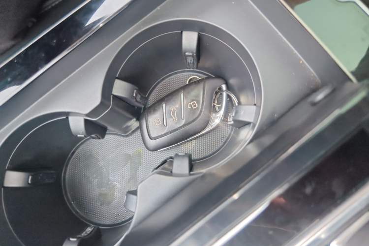 Used Roewe RX5 MAX 2019 300TGI Automatic Smart Cabin Luxury Edition Vehicle Key