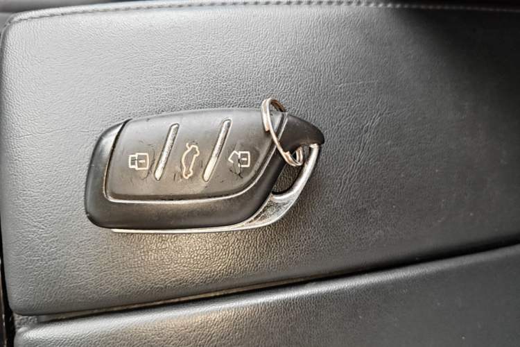 Used Roewe RX5 MAX 2019 300TGI Automatic 4G Connect Luxury Edition Vehicle Key