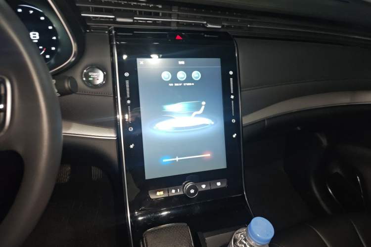 Used Roewe RX5 MAX 2019 300TGI Automatic 4G Connect Luxury Edition Audio And AC Panel