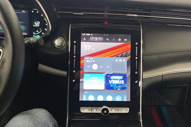 Used Roewe RX5 MAX 2019 300TGI Automatic Smart Cabin Luxury Edition Audio And AC Panel