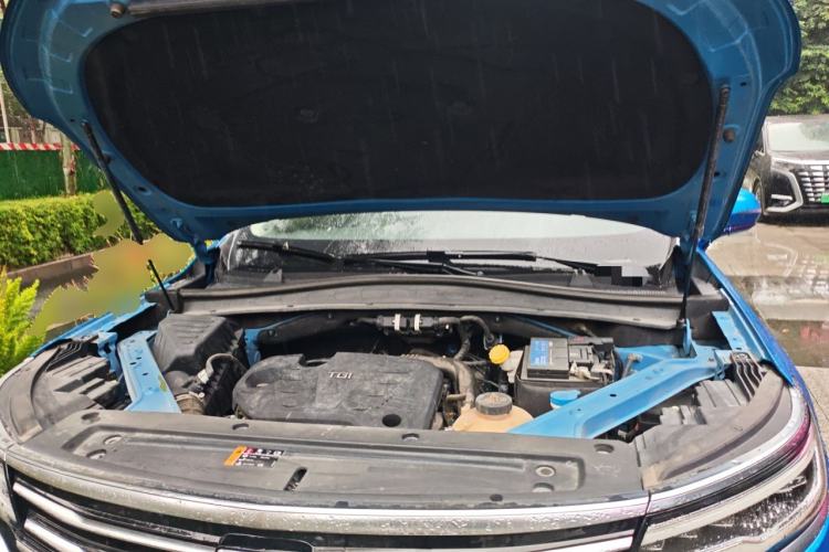 Used Roewe RX5 MAX 2019 300TGI Automatic 4G Connect Luxury Edition Engine Bay