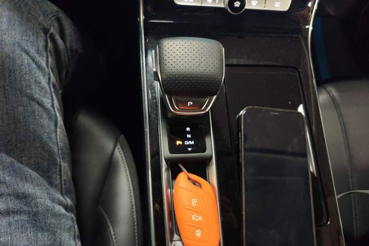 Used Roewe RX5 MAX 2019 300TGI Automatic Smart Cabin Luxury Edition Gear Lever