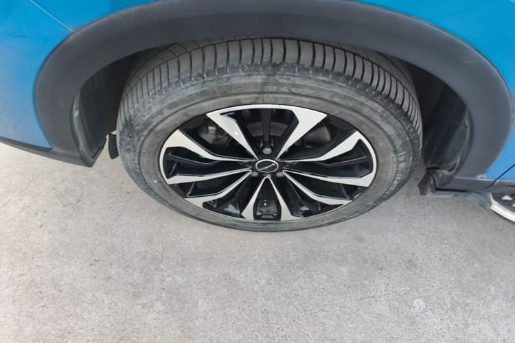 Used Roewe RX5 MAX 2019 400TGI Automatic Smart Cabin Flagship Edition Left Front Wheel Hub