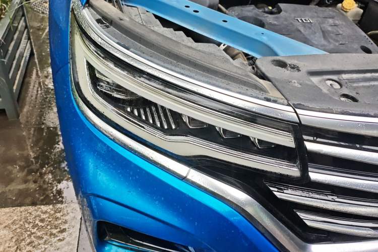 Used Roewe RX5 MAX 2019 300TGI Automatic 4G Connect Luxury Edition Right Front Headlight