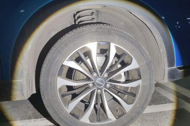Used Roewe RX5 MAX 2019 400TGI Automatic Smart Cabin Flagship Edition Right Front Wheel Hub