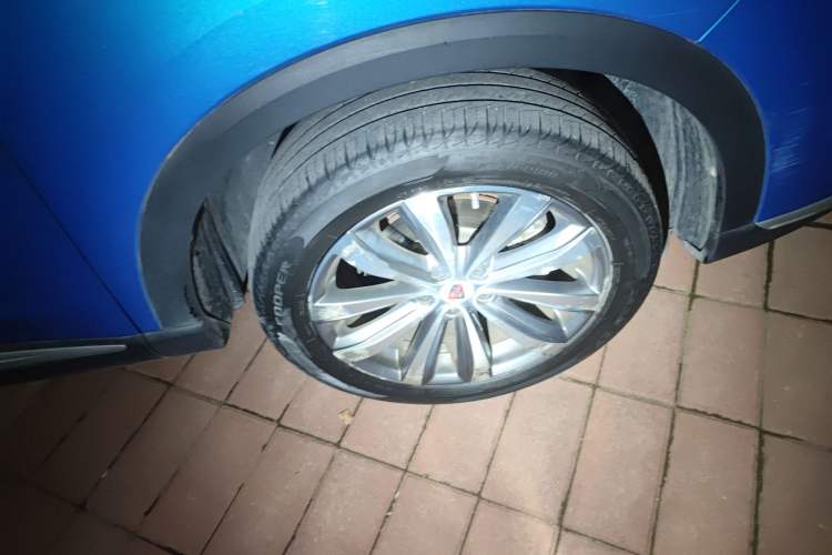 Used Roewe RX5 MAX 2019 300TGI Automatic 4G Connect Luxury Edition Right Front Wheel Hub