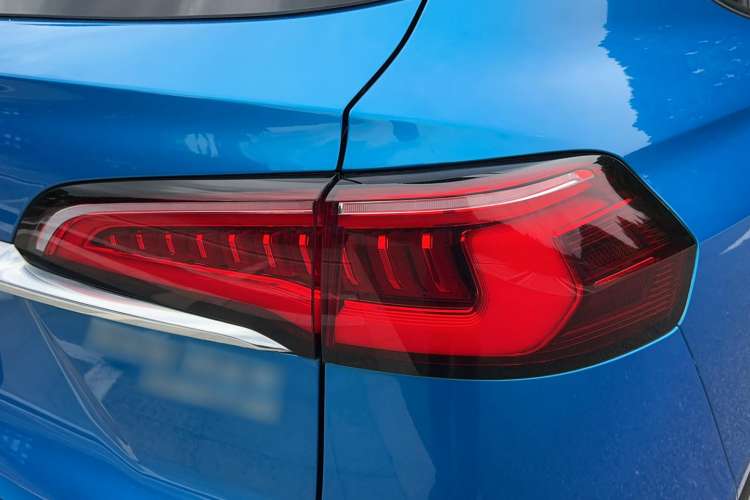 Used Roewe RX5 MAX 2019 400TGI Automatic Smart Cabin Flagship Edition Right Rear Taillight