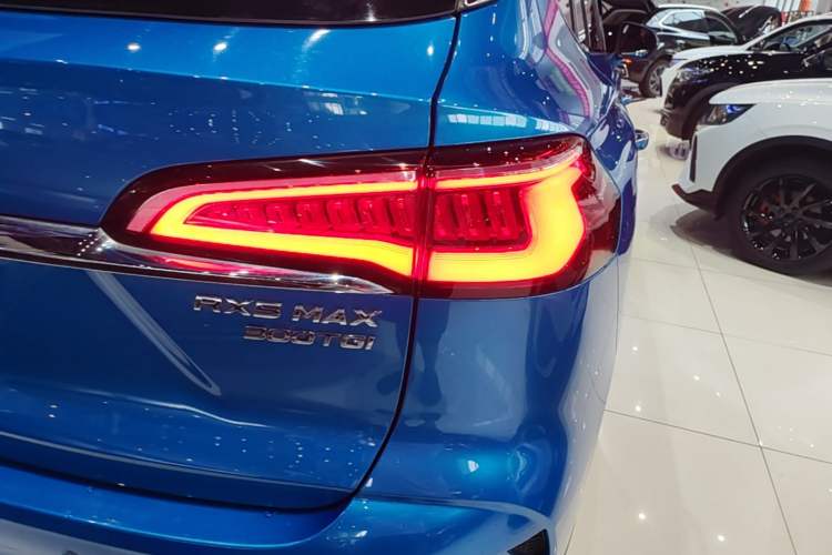 Used Roewe RX5 MAX 2019 300TGI Automatic 4G Connect Luxury Edition Right Rear Taillight