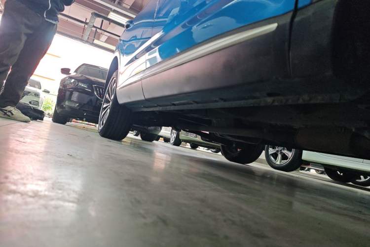 Used Roewe RX5 MAX 2019 300TGI Automatic Smart Cabin Luxury Edition Right Side Sill