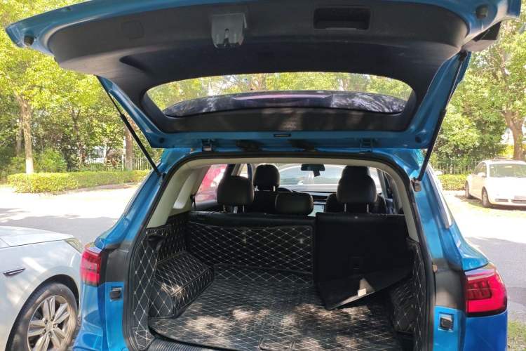 Used Roewe RX5 MAX 2019 300TGI Automatic 4G Connect Luxury Edition Trunk