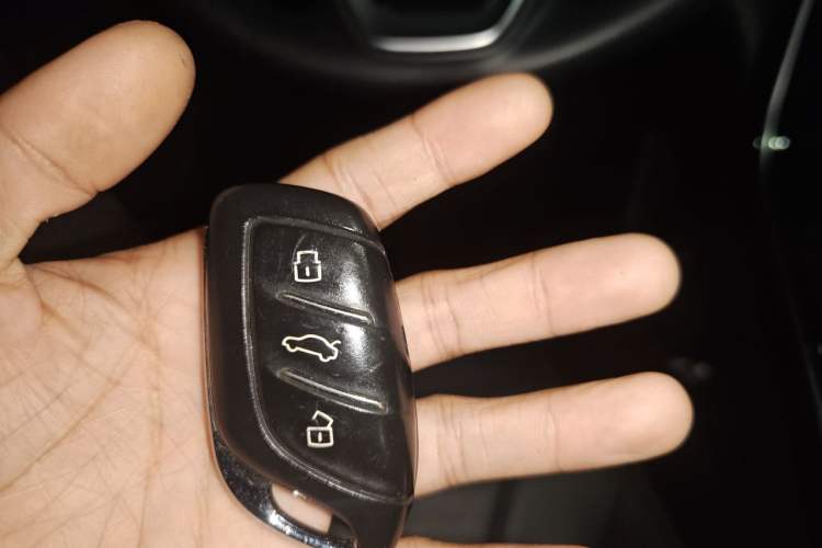 Used Roewe RX5 MAX 2019 300TGI Automatic 4G Connect Luxury Edition Vehicle Key