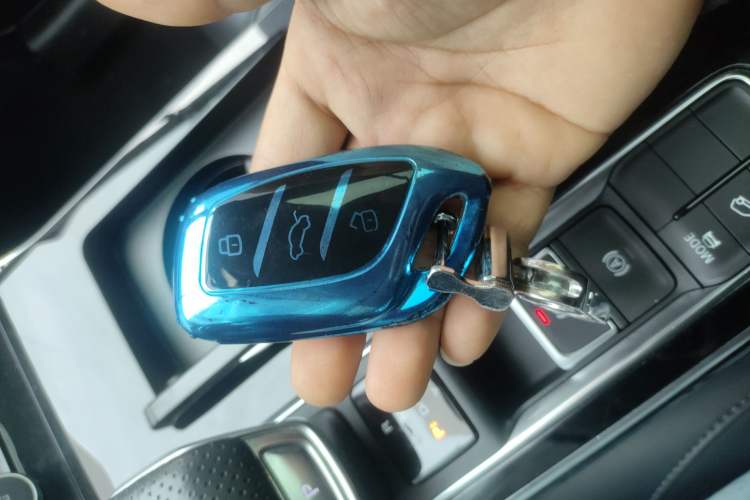 Used Roewe RX5 MAX 2019 300TGI Automatic 4G Connect Luxury Edition Vehicle Key