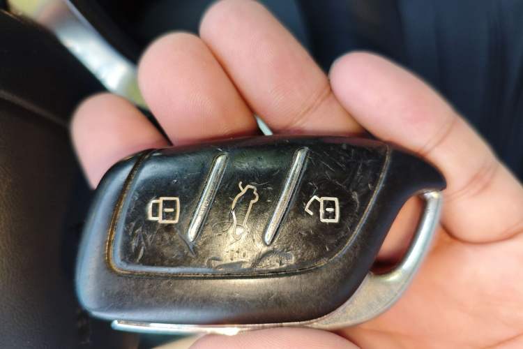 Used Roewe RX5 MAX 2019 300TGI Automatic 4G Connect Luxury Edition Vehicle Key