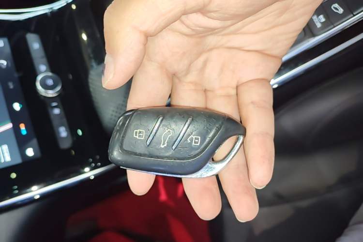 Used Roewe RX5 MAX 2019 300TGI Automatic 4G Connect Luxury Edition Vehicle Key