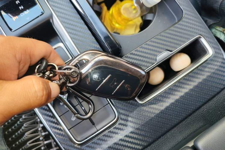 Used Roewe RX5 MAX 2019 300TGI Automatic Smart Cabin Luxury Edition Vehicle Key