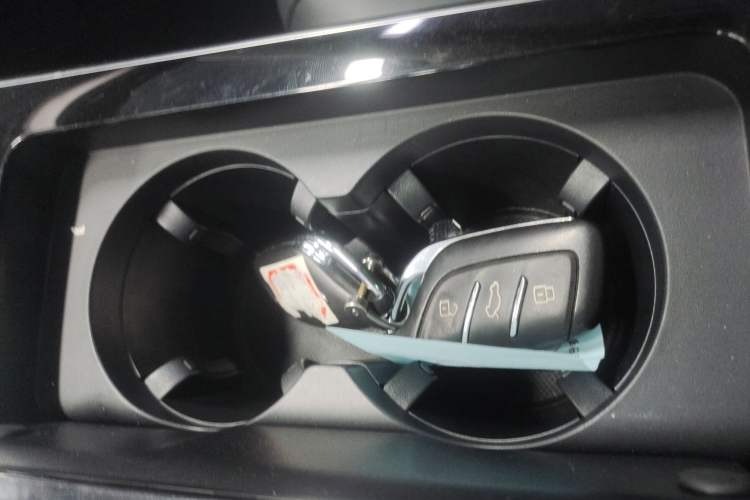 Used Roewe RX5 MAX 2019 300TGI Automatic 4G Connect Luxury Edition Vehicle Key