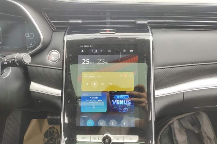 Used Roewe RX5 MAX 2019 300TGI Automatic Smart Cabin Luxury Edition Audio And AC Panel