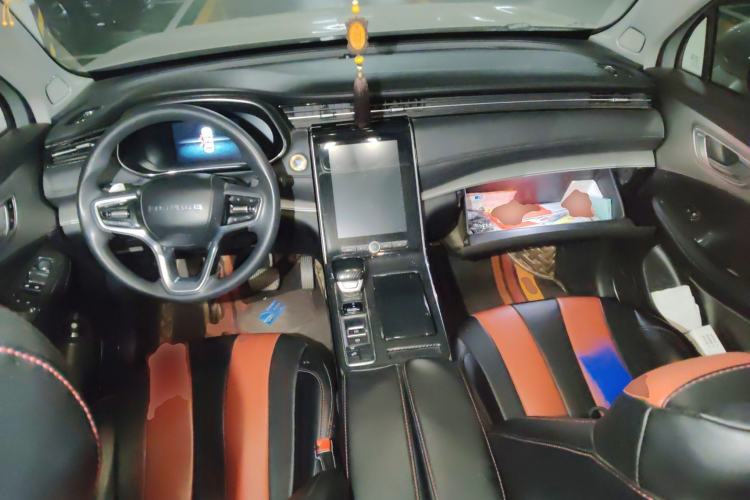 Used Roewe RX5 MAX 2019 300TGI Automatic 4G Connect Luxury Edition Center Console