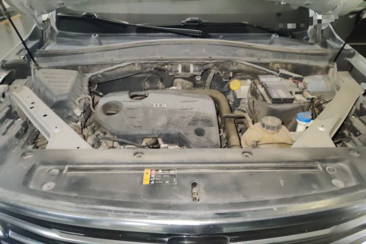 Used Roewe RX5 MAX 2019 300TGI Automatic 4G Connect Luxury Edition Engine Bay