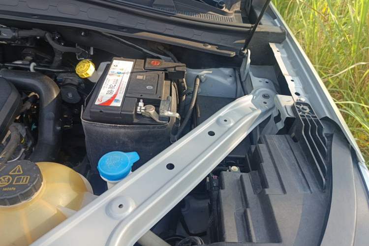 Used Roewe RX5 MAX 2019 300TGI Manual 4G Connect Luxury Edition Engine Bay Left