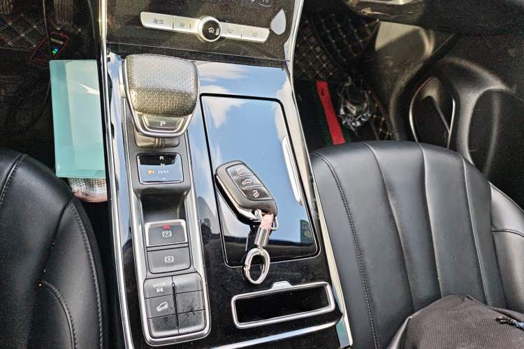 Used Roewe RX5 MAX 2019 300TGI Automatic Smart Cabin Luxury Edition Gear Lever