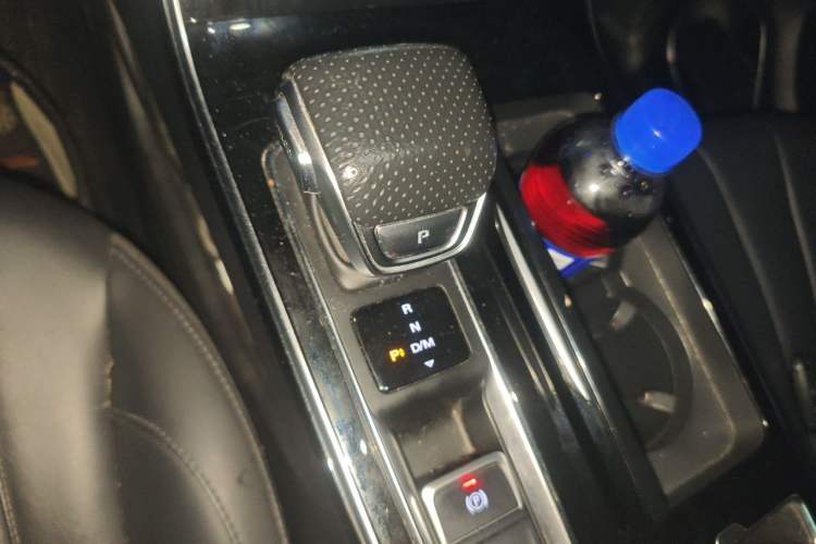 Used Roewe RX5 MAX 2019 300TGI Automatic 4G Connect Luxury Edition Gear Lever