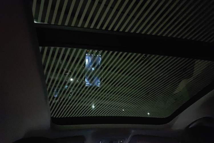 Used Roewe RX5 MAX 2019 300TGI Automatic 4G Connect Luxury Edition Headliner