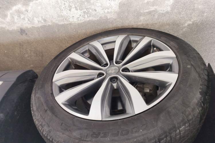Used Roewe RX5 MAX 2019 300TGI Automatic Smart Cabin Luxury Edition Left Front Wheel Hub