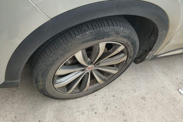 Used Roewe RX5 MAX 2019 400TGI Automatic Smart Cabin Flagship Edition Left Front Wheel Hub