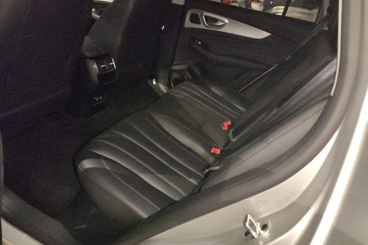 Used Roewe RX5 MAX 2019 300TGI Automatic 4G Connect Luxury Edition Left Rear Seat