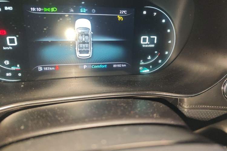 Used Roewe RX5 MAX 2019 300TGI Automatic 4G Connect Luxury Edition Odometer Close Up