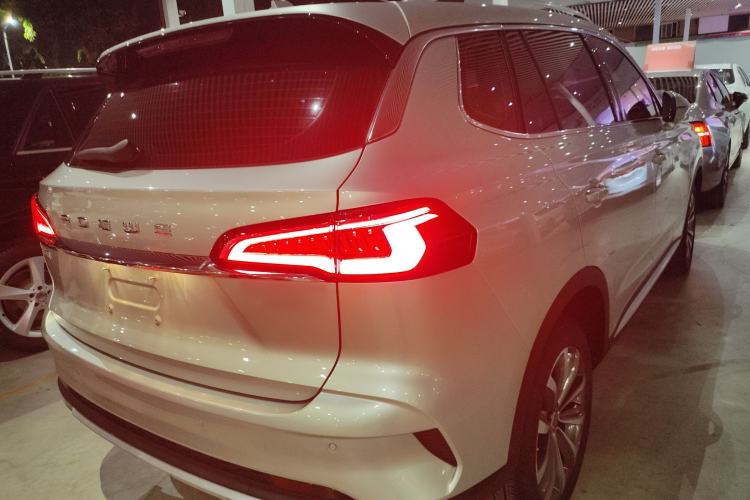 Used Roewe RX5 MAX 2019 300TGI Automatic 4G Connect Luxury Edition Rear Right 45 Deg