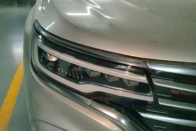 Used Roewe RX5 MAX 2019 300TGI Automatic 4G Connect Luxury Edition Right Front Headlight