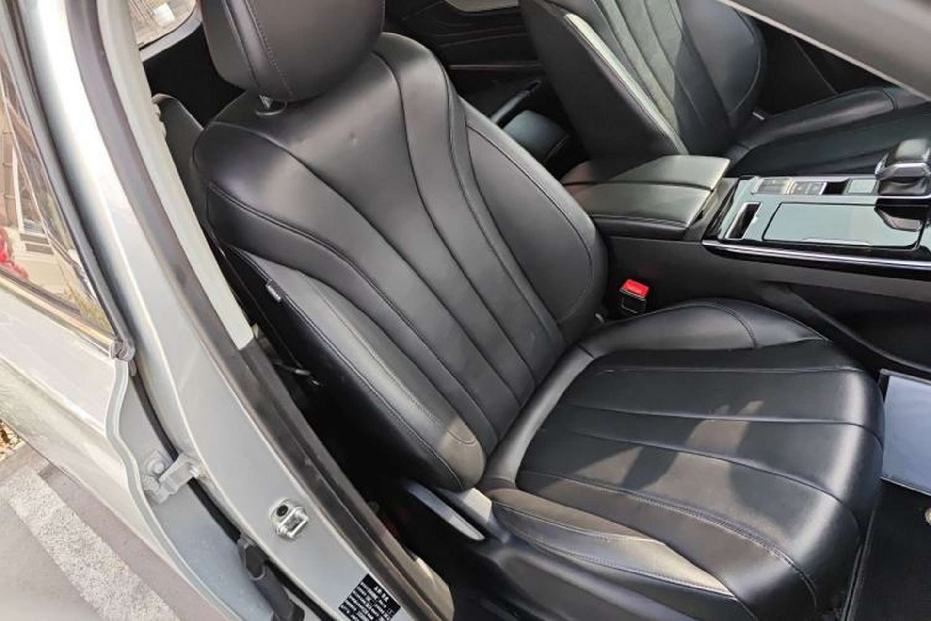Used Roewe RX5 MAX 2019 300TGI Automatic 4G Connect Luxury Edition Right Front Seat