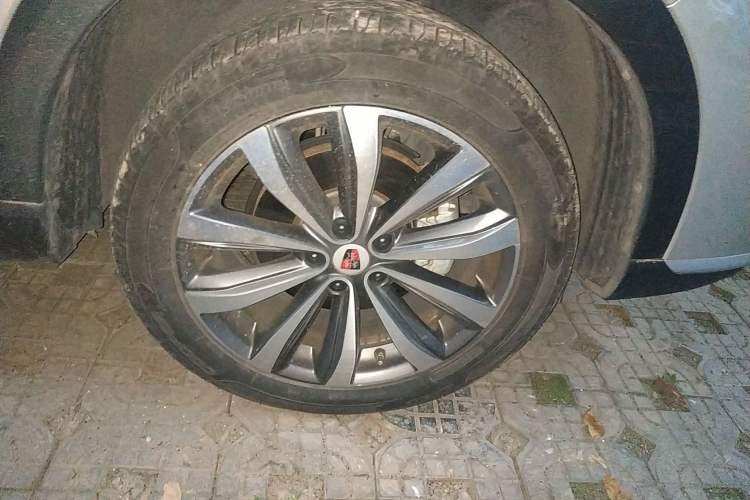 Used Roewe RX5 MAX 2019 300TGI Automatic Smart Cabin Luxury Edition Right Front Wheel Hub